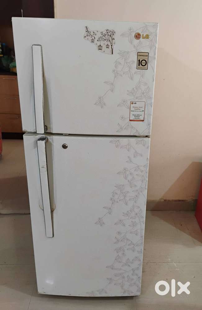 260L LG double door fridge, very clean
