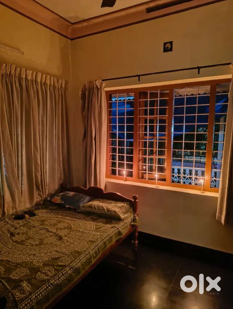 Single Room Available for working Professional