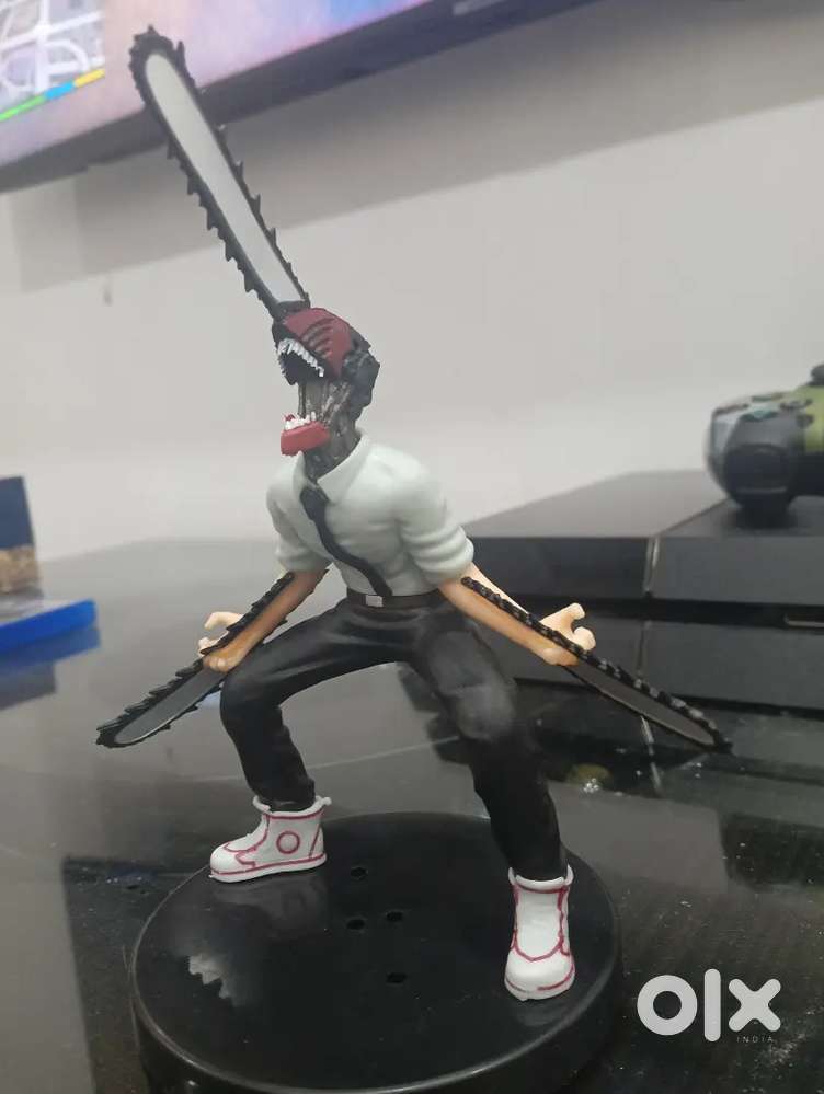 Chainsaw man action figure limited edition