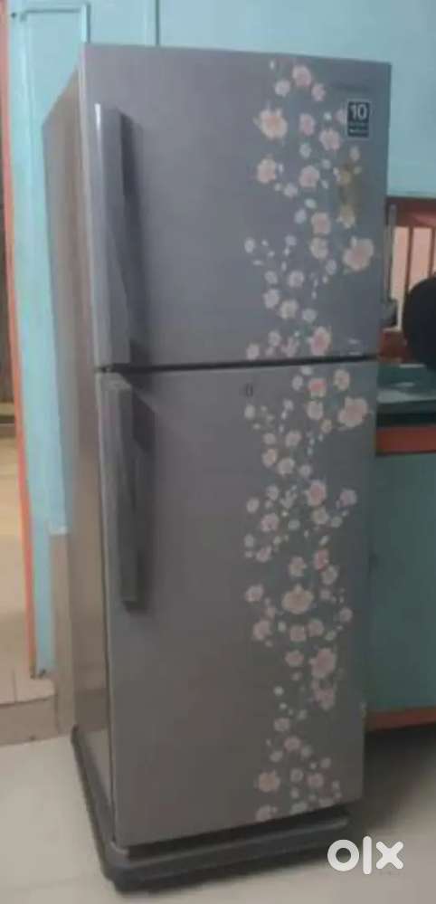 Samsung 300 liters inverter fridge. Running condition