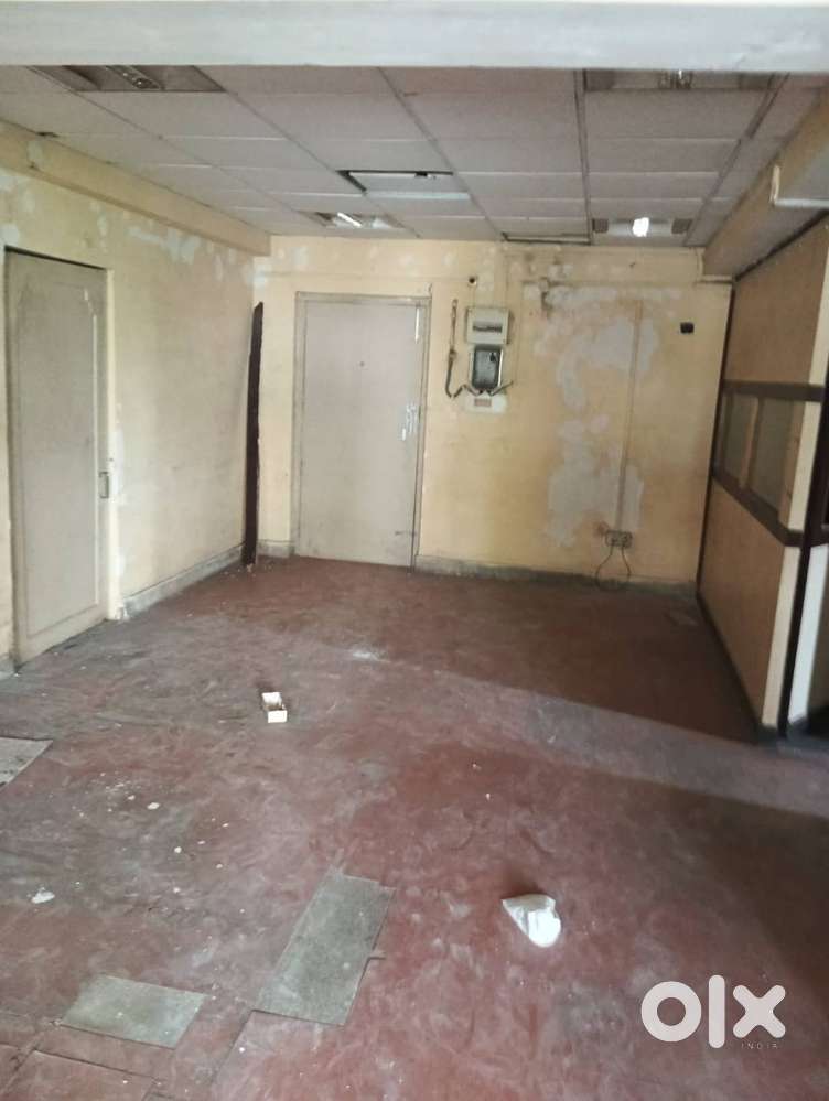 700 sq ft semi-furnished office rent par, New Dak Bunglow Road, Patna.