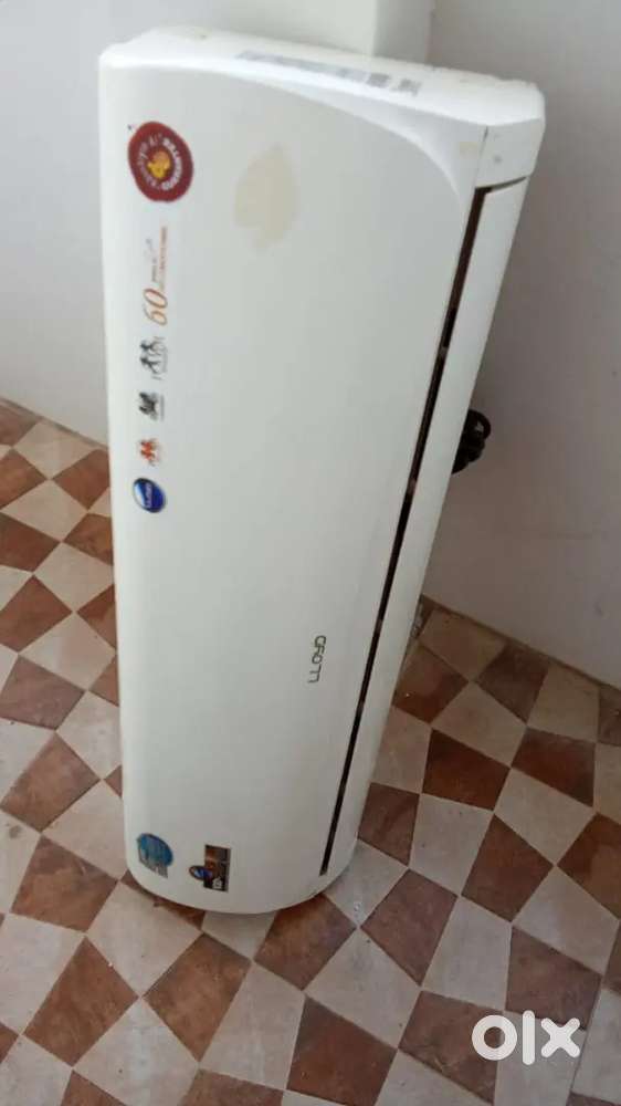 LLOYD BRAND 1.5TON  3 STAR Full copper  AC for sell urgently