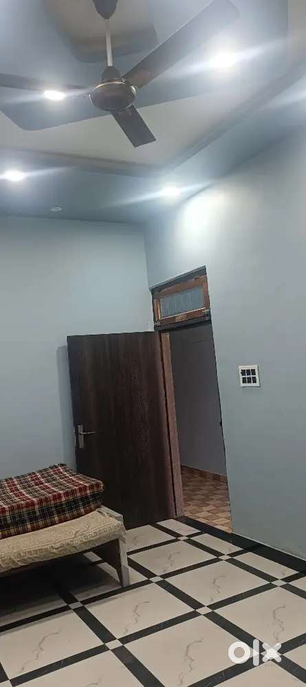 Semi furnished room with fall sealing, kitchen, let bath