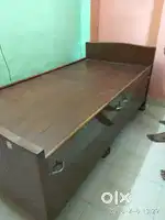 Bed 6 × 3.5 good condition. Plywood also in good
