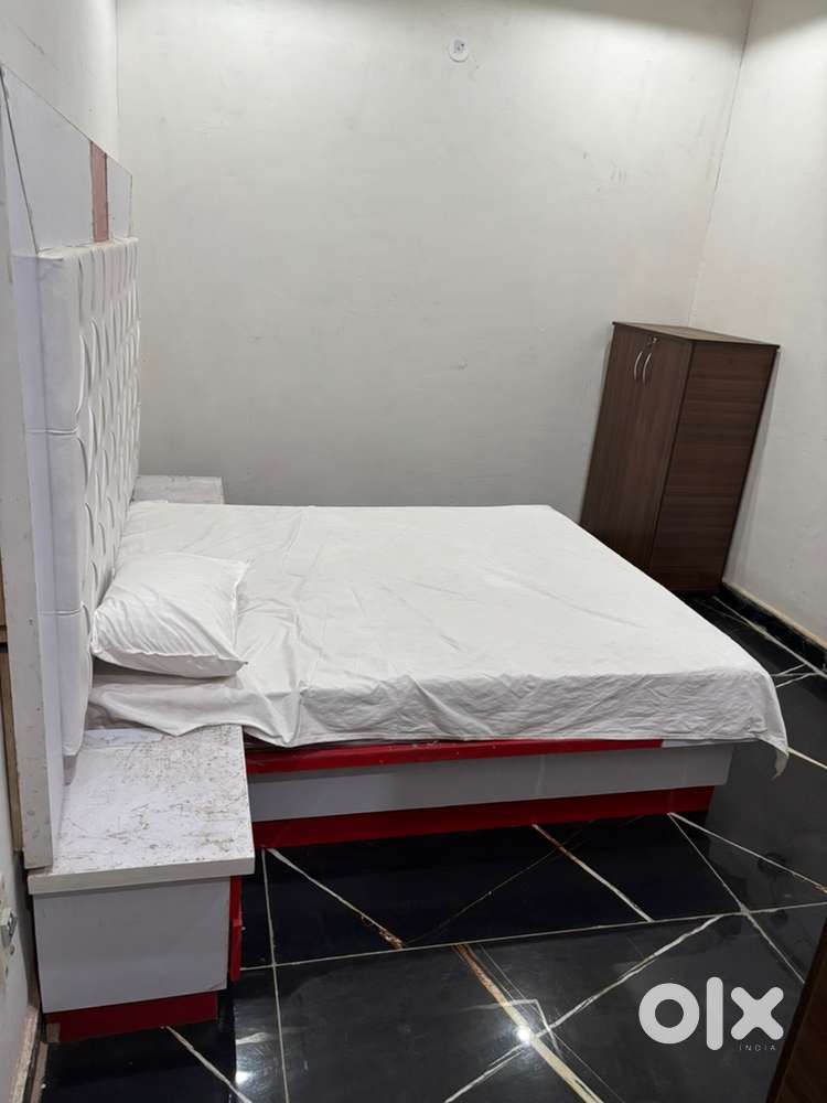 Pg for boys indipandent grils room in Zirakpur