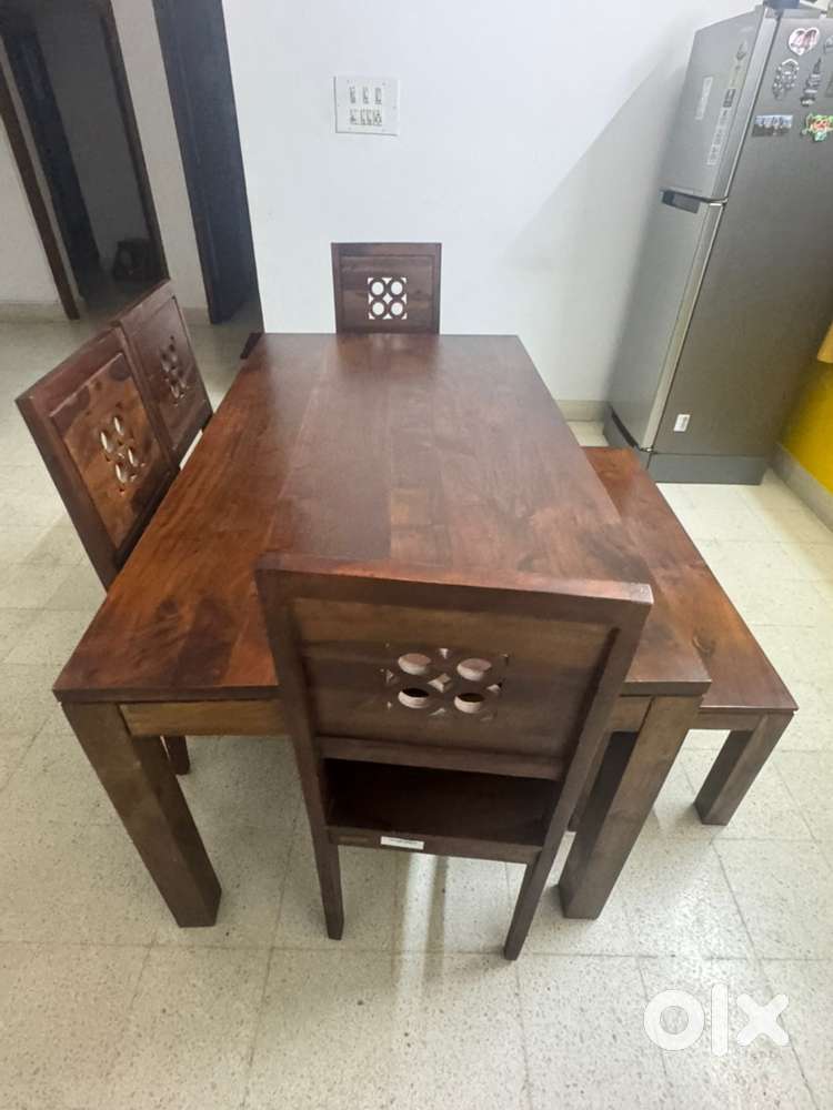 6 seater solid wood dinning tabel