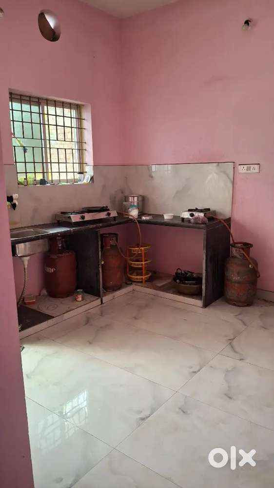 1bhk 1room bathroom kichen holl only for girls