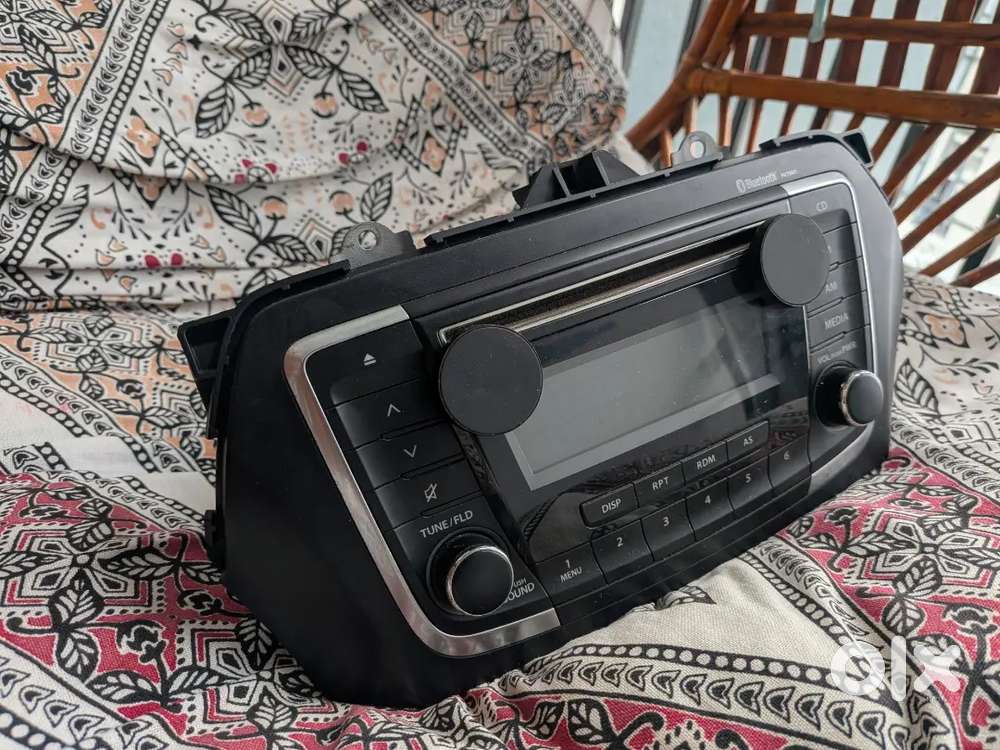 Maruti Ciaz OEM music system with CD player
