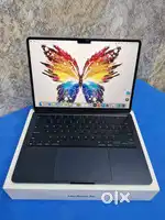 Apple Macbook Air M3 Chip With Box 8GB Ram 512GB SSD in Warranty