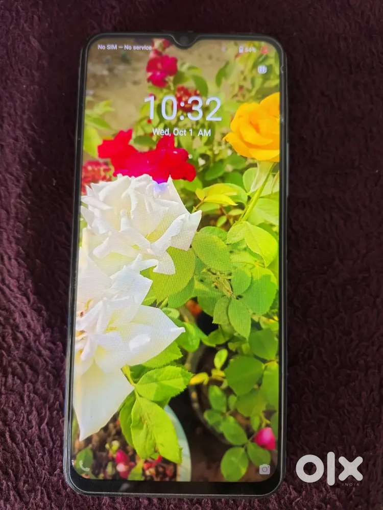 Box phone Bill original charger Avaliable H 1 years new condition