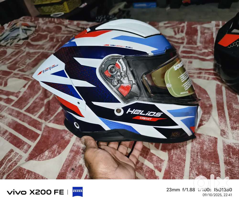 Studds helios helmet for sale only for 2999