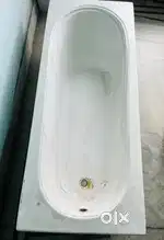 Bath tub in mint condition