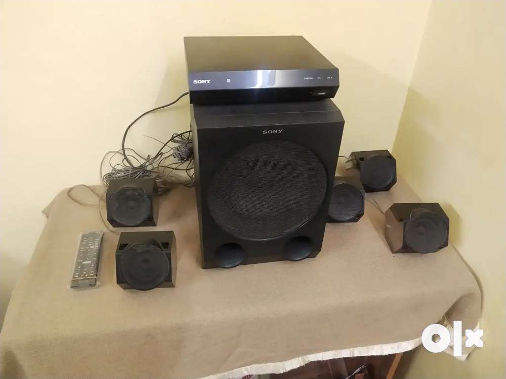 Sony iv300 Home Theatre, 1000 watts Working condition