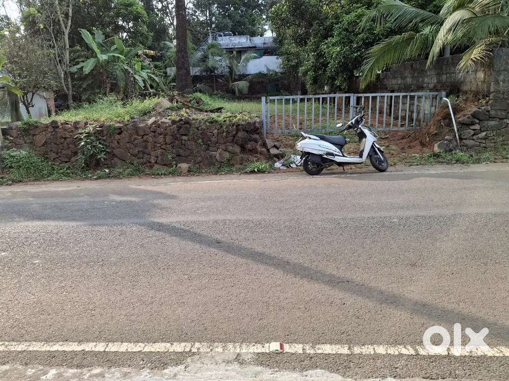 Bus rout frontage, 12 cent house plot,