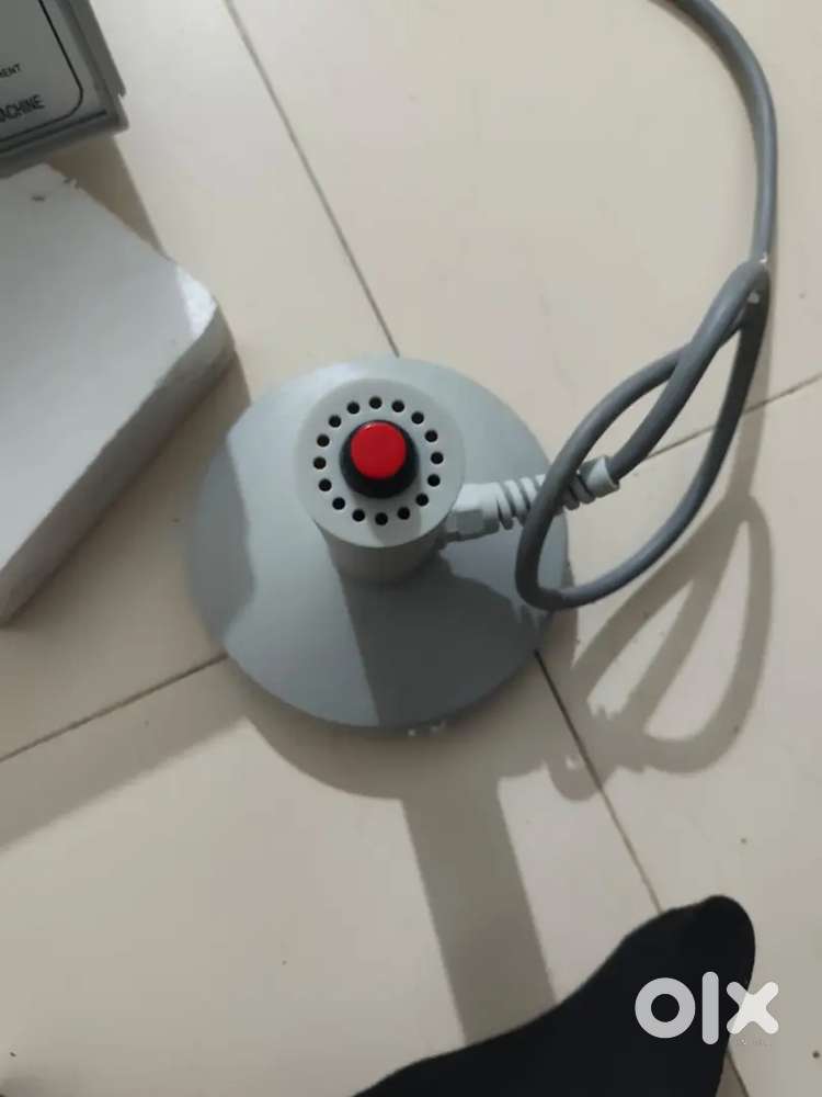 Induction sealing machine . Bottle capper