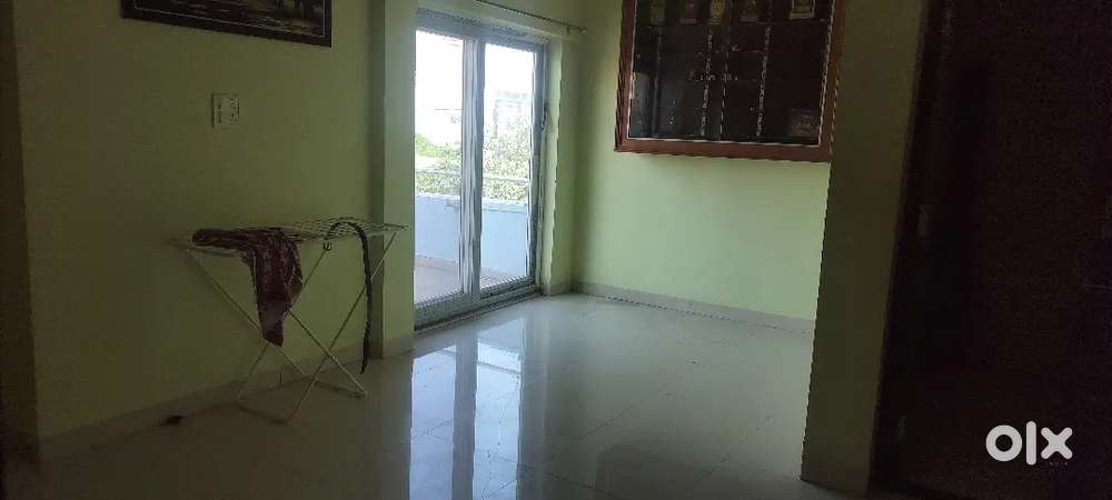 1bhk 1st floor semi furnished house available for rent