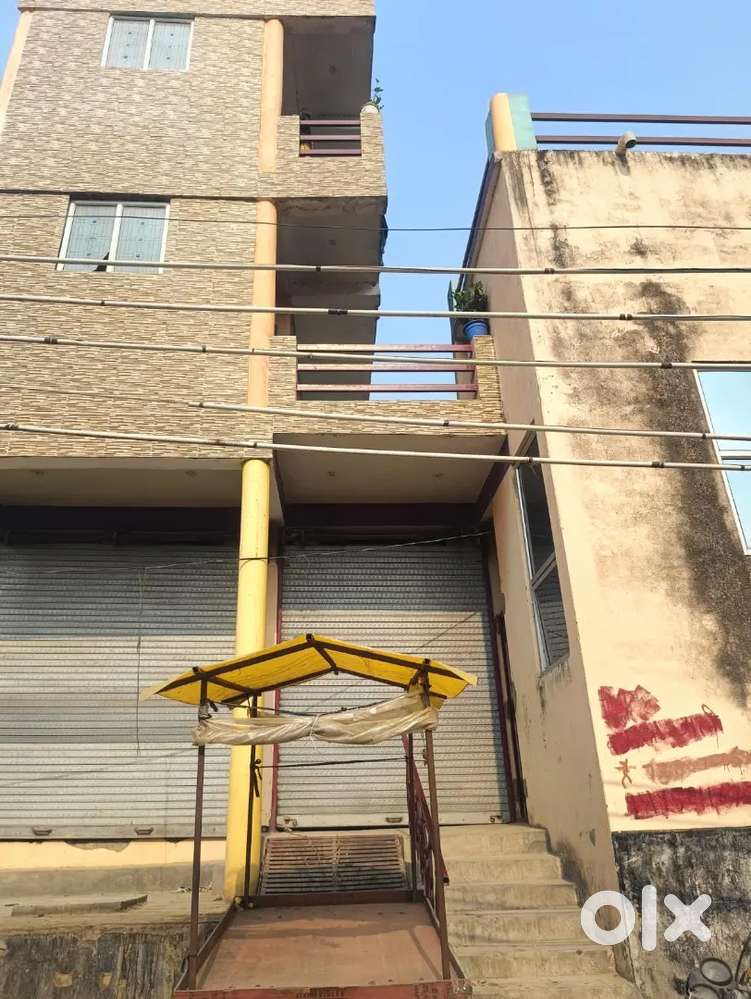 190 sq mtr area with ground floor gowdown/restaurant with room