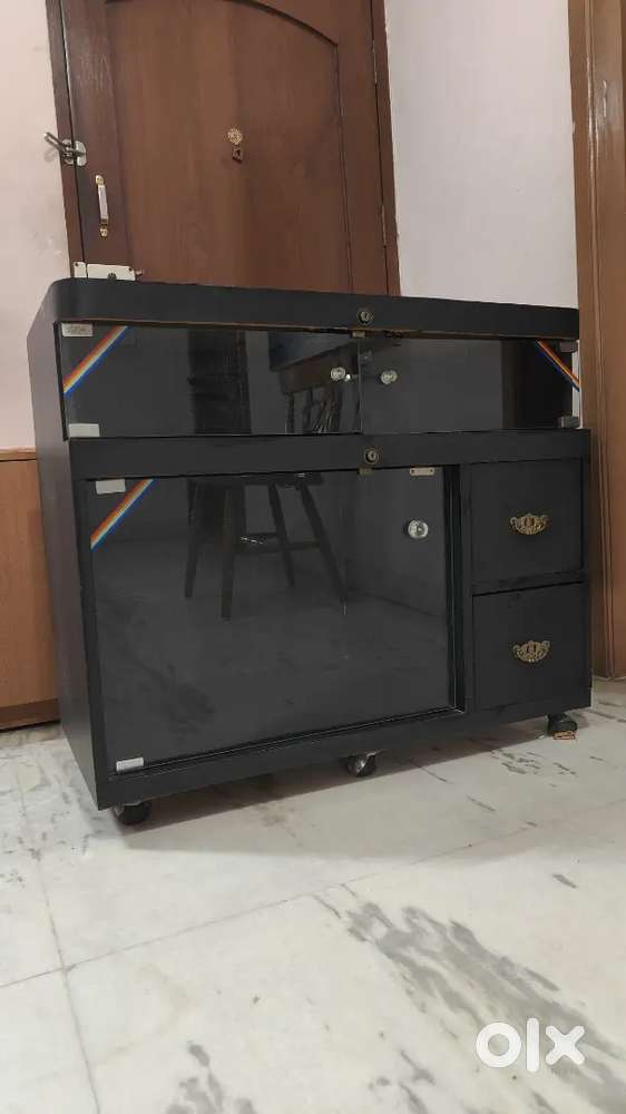 TV unit / Show case / TV stand