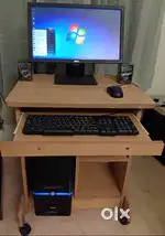 DESK TOP COMPUTER WITH 20 INCH DELL, TABLE SPEAKERS KEYBOARD AND MOUSE