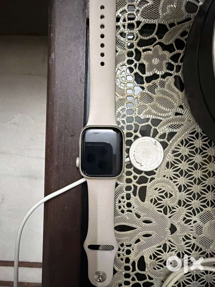 Aplple watch series 8 in warrenty