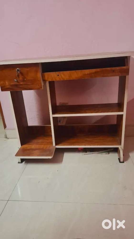 Computer table, laptop table