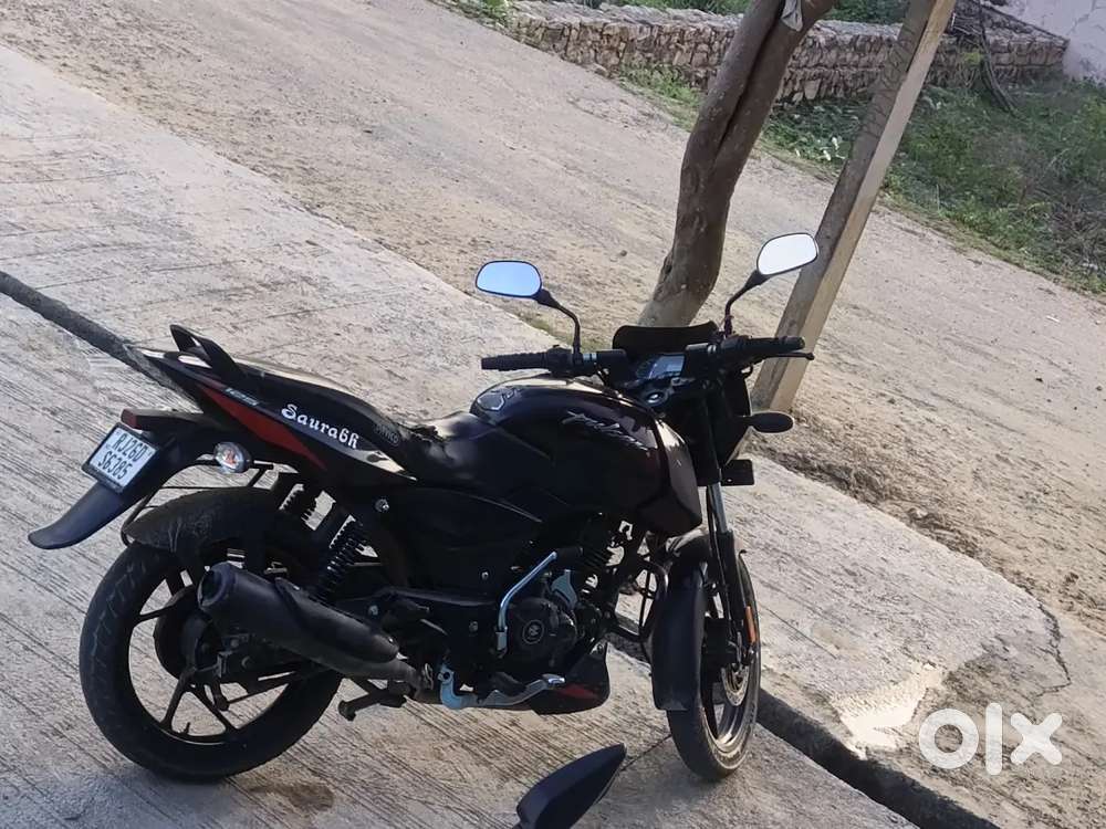 Sirf 1 saal Orr 9 month purani bike h