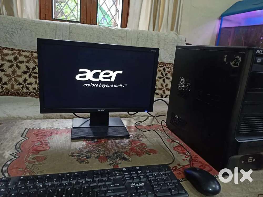 Processor - i3 second generation 
Ram - DDR-3 - 4Gb
HDD- 500GB