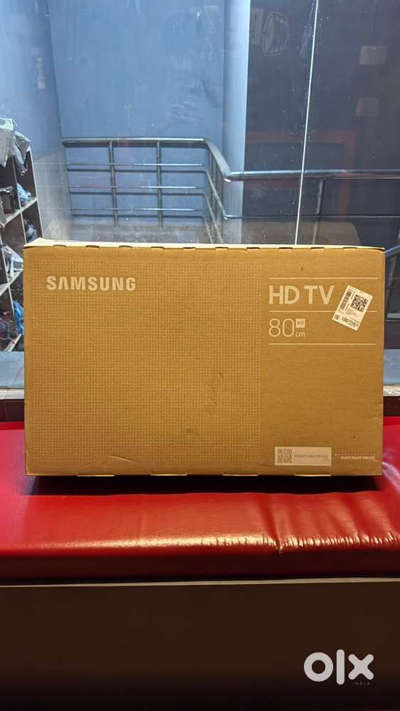 SAMSUNG SMART LED TV 32 inches