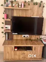 Sofo 6 feet and 1 tv point