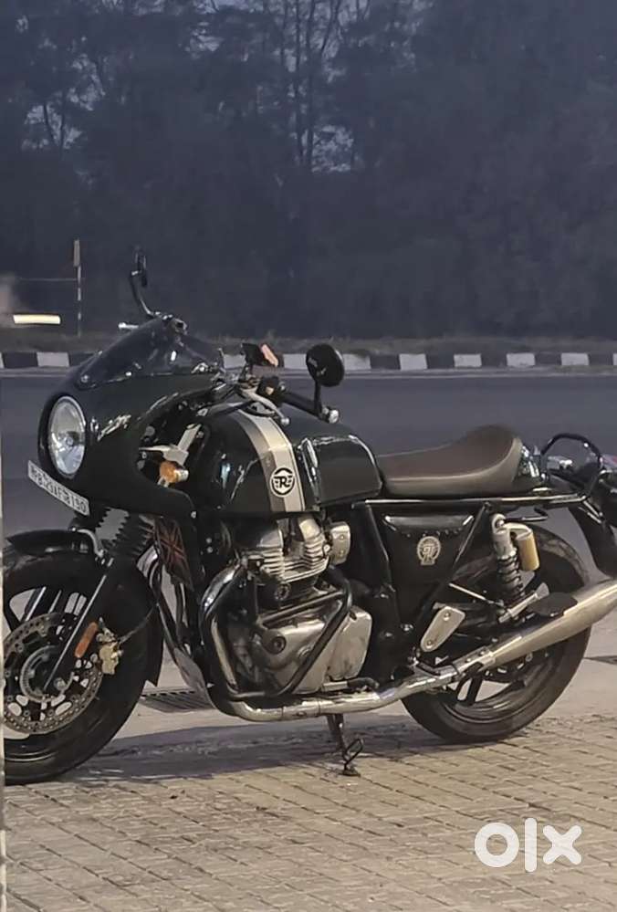 Continental GT 650. British racing green color.