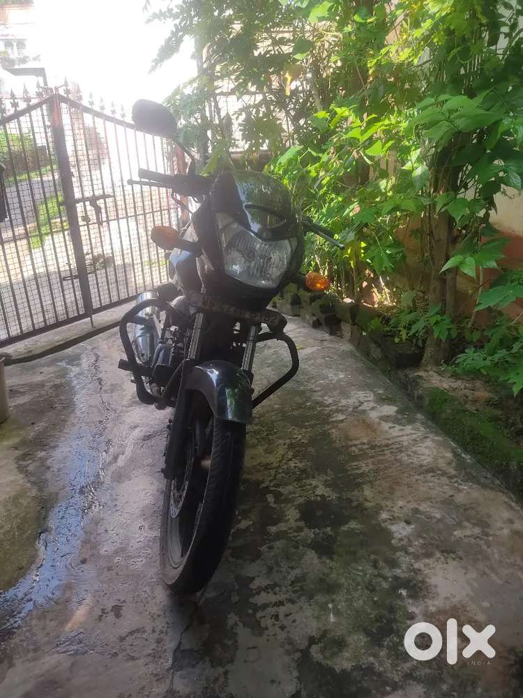 Hero achiever 150 cc black very good condition