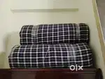 2 बिस्तर के गद्दे (मैट्रेस)