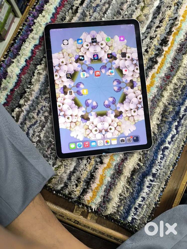 Ipad Air M1 5th Gen 256Gb good condition apple pencil available