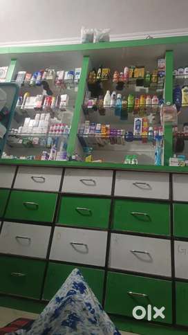 Medical shop pe rahna hai jisko dawai ki knoledge ho