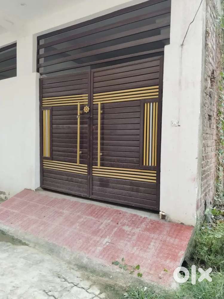 Room for rent contact,
Aderss is sec near ajay pharma telibag lucknow.