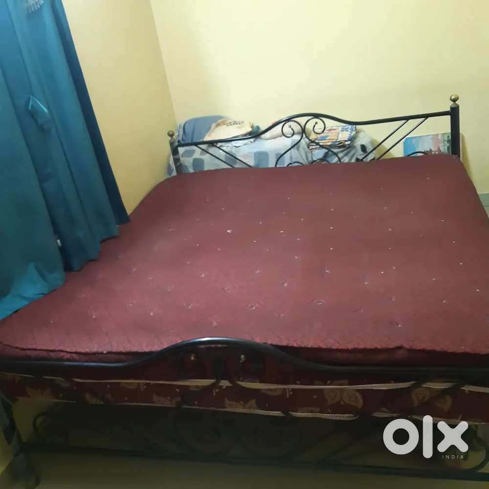 Steel cot, 6x6.5 .. King size with double mattress