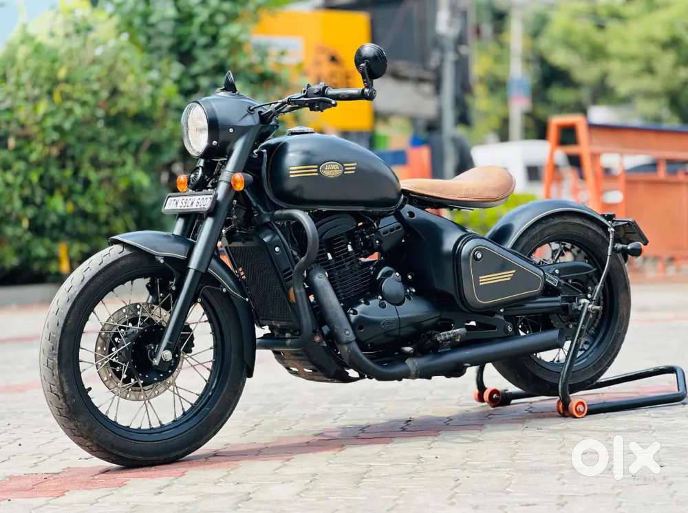 Jawa perak just 12000km abs bs6