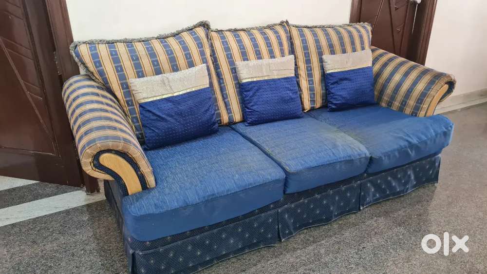 Sofa, comp & iron table, 2 king size,1 single size cots, beds, drawers