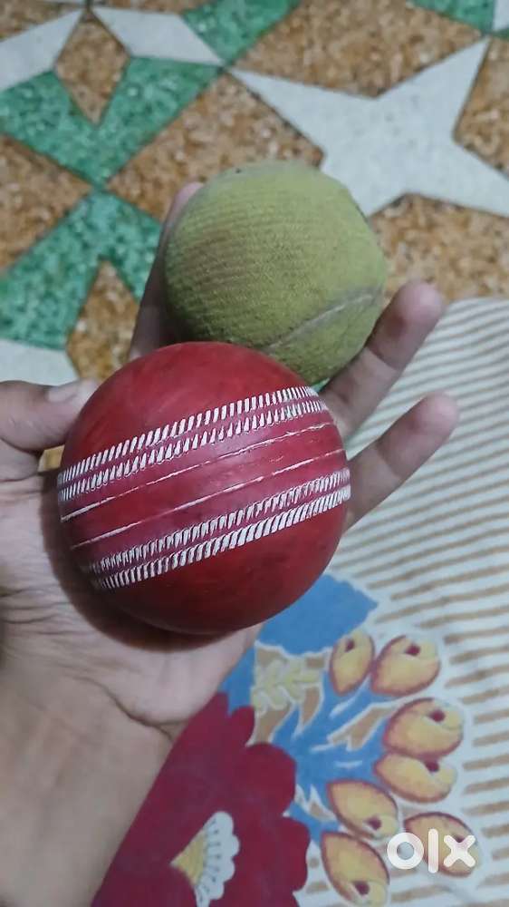 Cricket medium jell ball 50rs and a tennis vickey ball