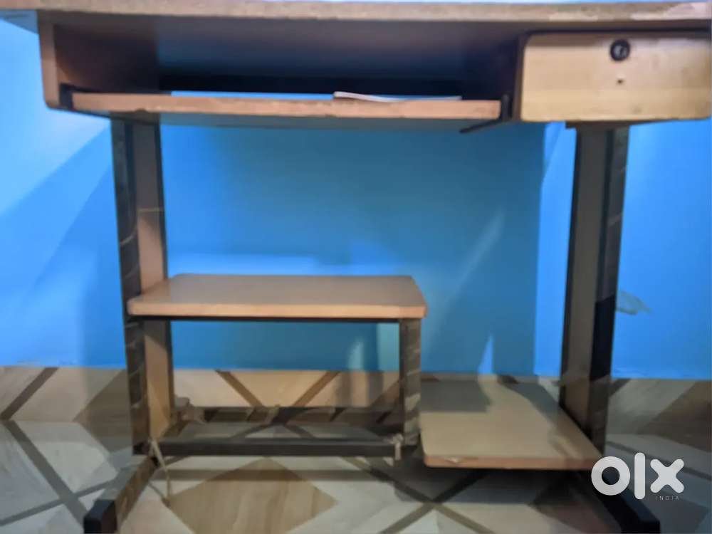 Wooden table , Computer