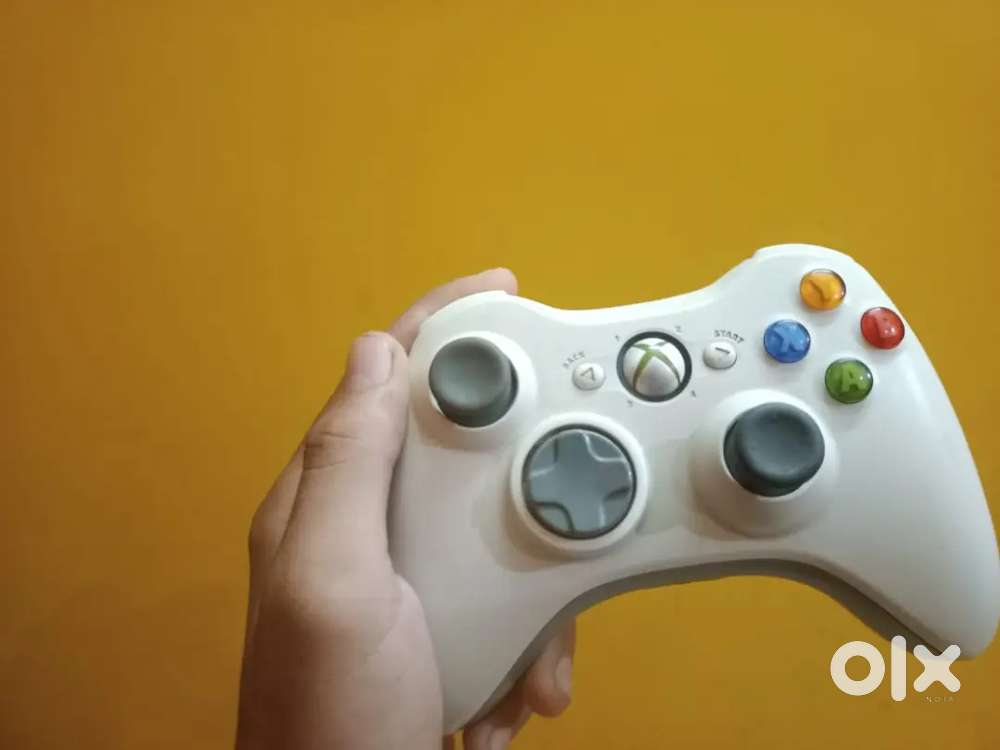 Selling xbox 360 slim with monitor