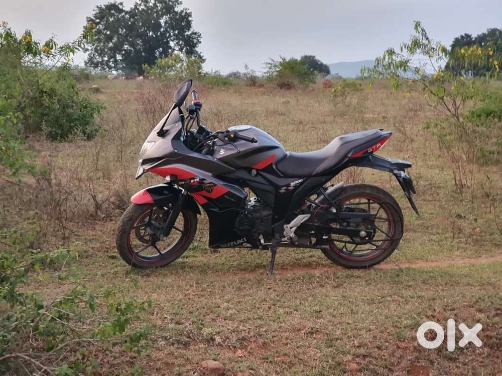 Suzuki gixxer SF special edition