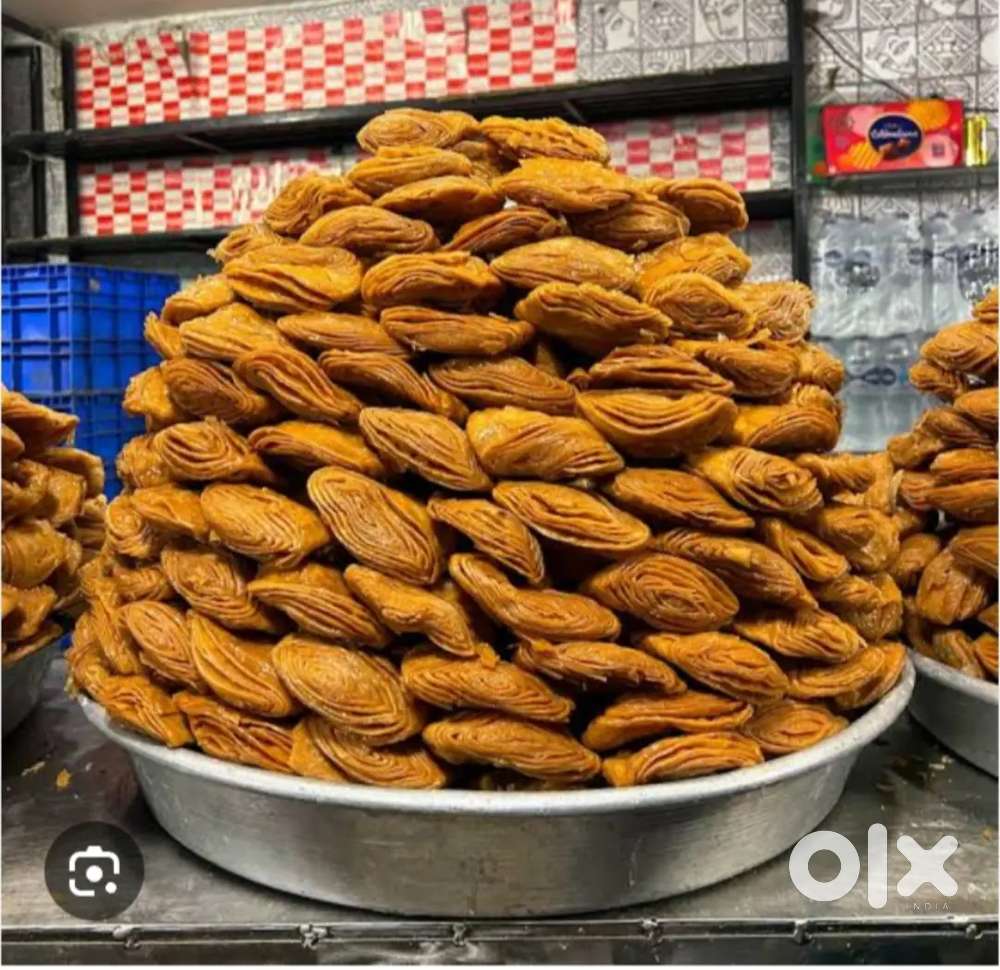 Moidar mithai bnaba lgate vat bonaba para manuh ajan lage