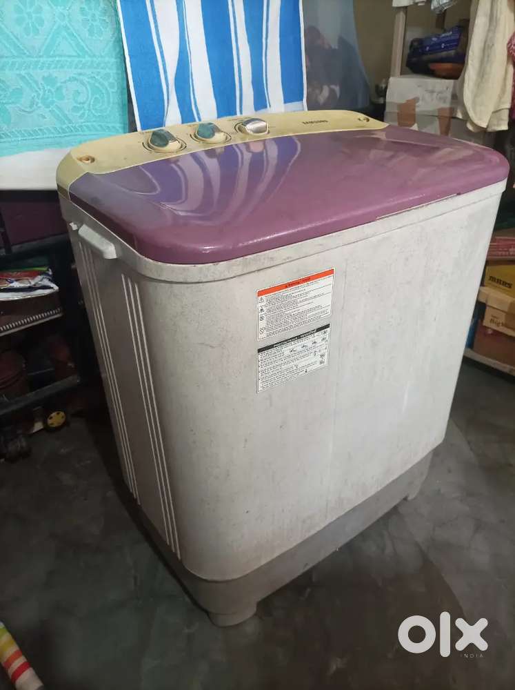 Sell my 5 years old SAMSUNG washing machine (semi)- Price- Rs 5000.