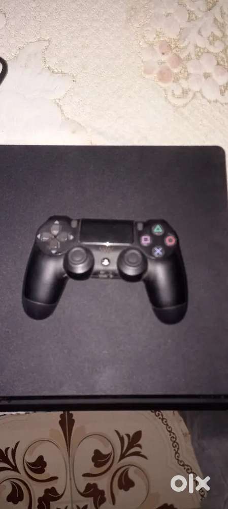 Ps4 slim 1tb with 4 games