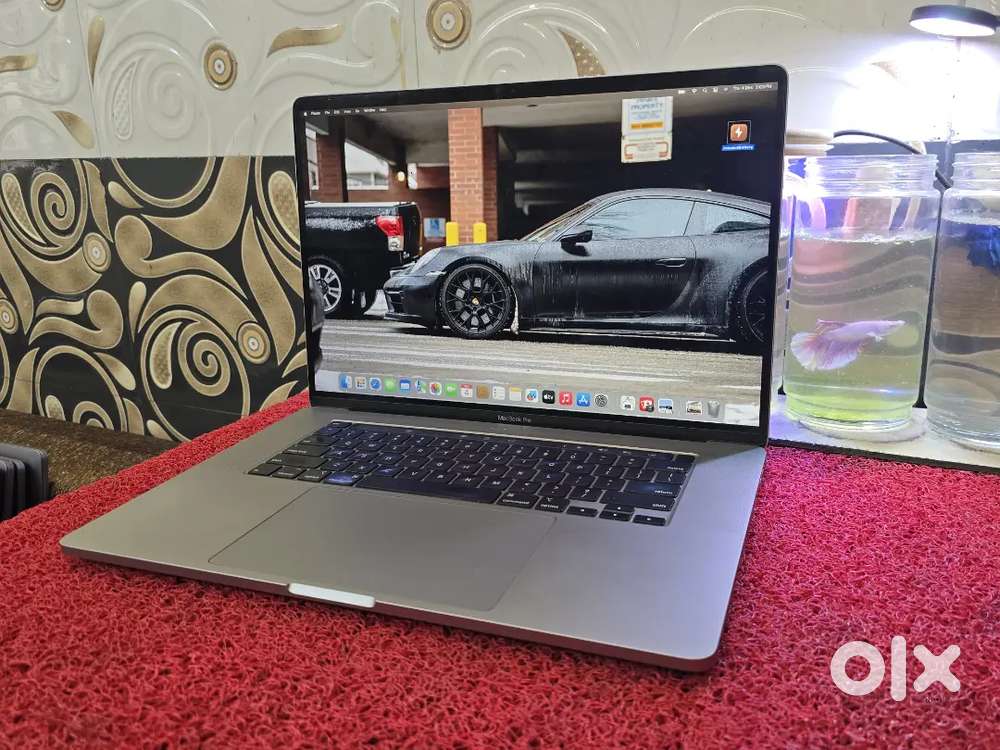 Apple Macbook Pro 2021 i7 16gb 512gb 5.5gb Graphics 16inch Retina