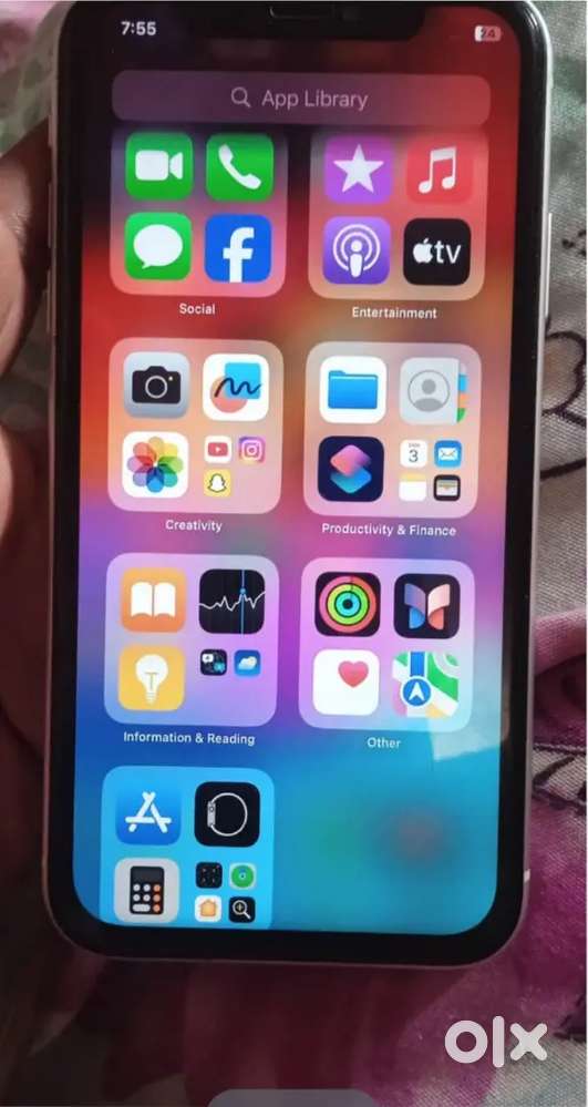 iPhone 11 condition mein hai