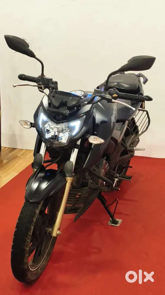 Fix price Apache RTR 200 4V / YAMAHA / triumph/ sports bike for sale