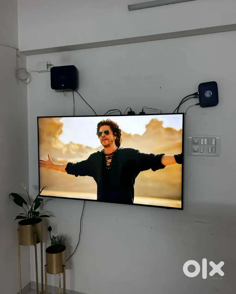 Samsung 43 Crystal 4K Smart TV  1 Year Old  Excellent Condition