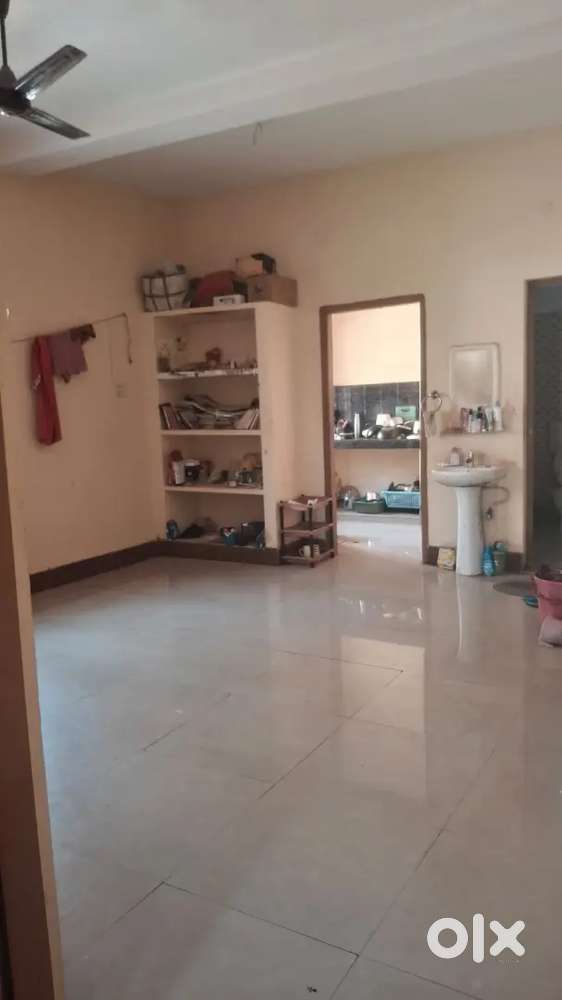 Only for girls one roomates requirement